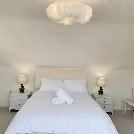 Cannon Village- Elegance & Comfort By Cannon Park , A Historic Retreat Next To The University Of Warwick ,Free Parking ,3 Bedrooms ,Sleeps 9 Coventry Exterior photo