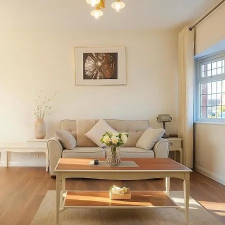 Cannon Village- Elegance & Comfort By Cannon Park , A Historic Retreat Next To The University Of Warwick ,Free Parking ,3 Bedrooms ,Sleeps 9 Coventry Exterior photo