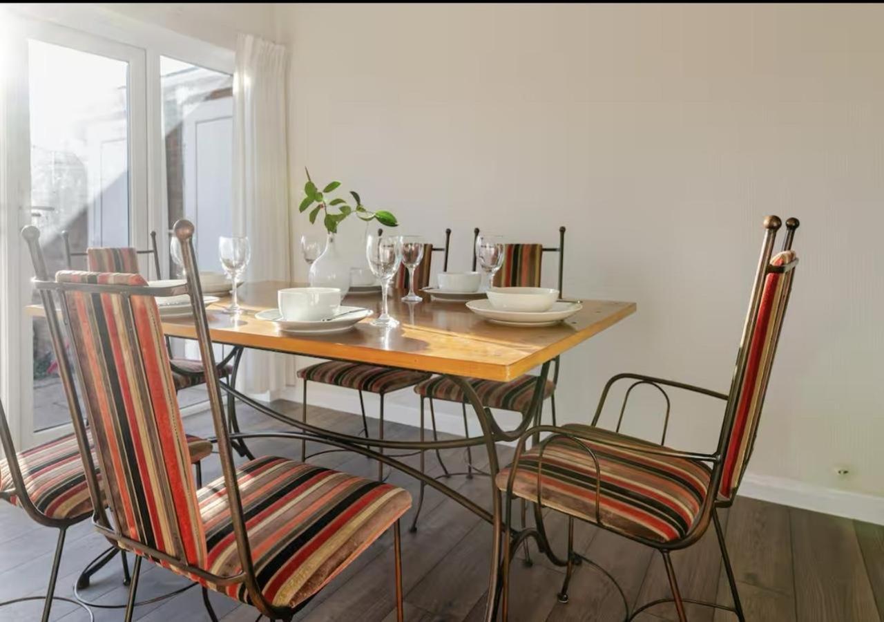 Cannon Village- Elegance & Comfort By Cannon Park , A Historic Retreat Next To The Of Warwick ,free Parking ,3 Bedrooms ,sleeps 9 * Ковентри